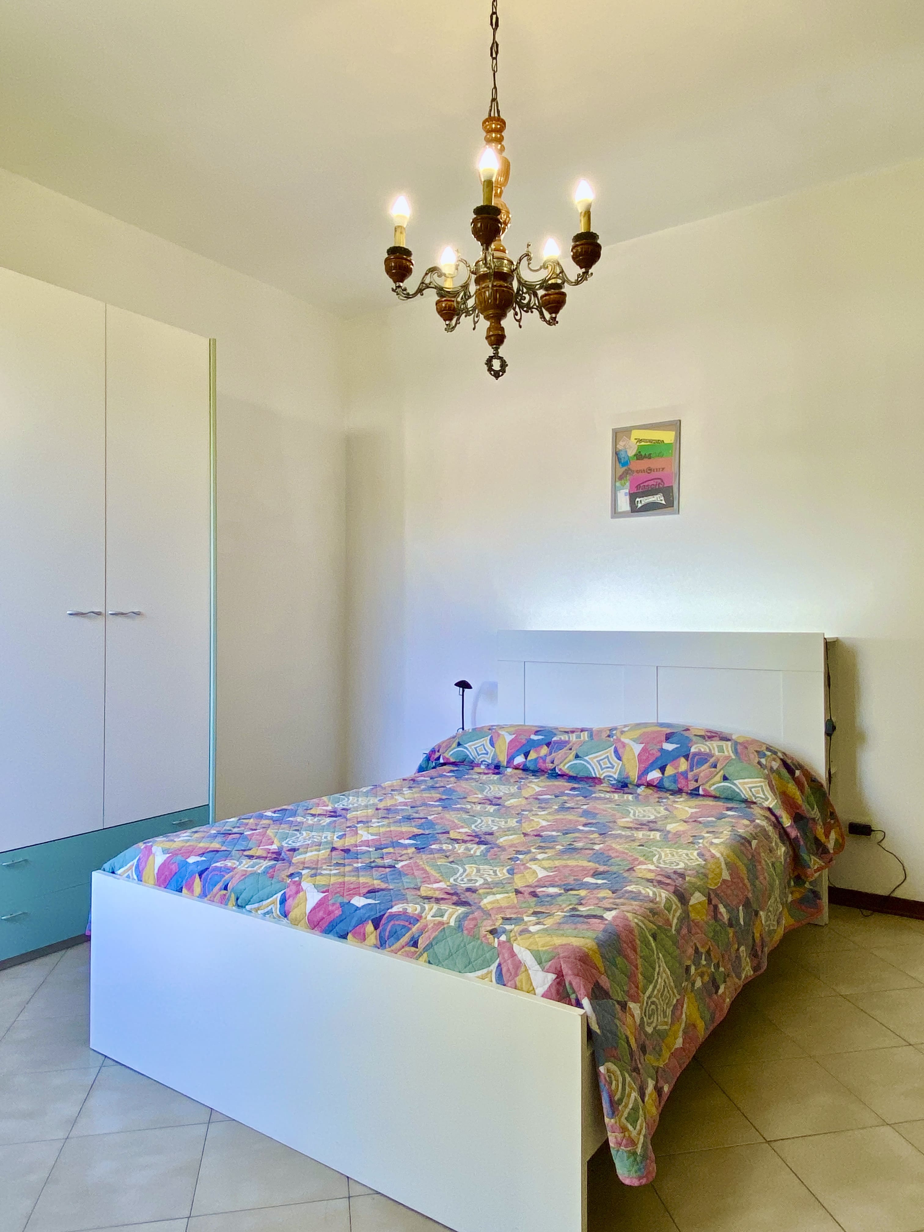 Second bedroom with twin beds